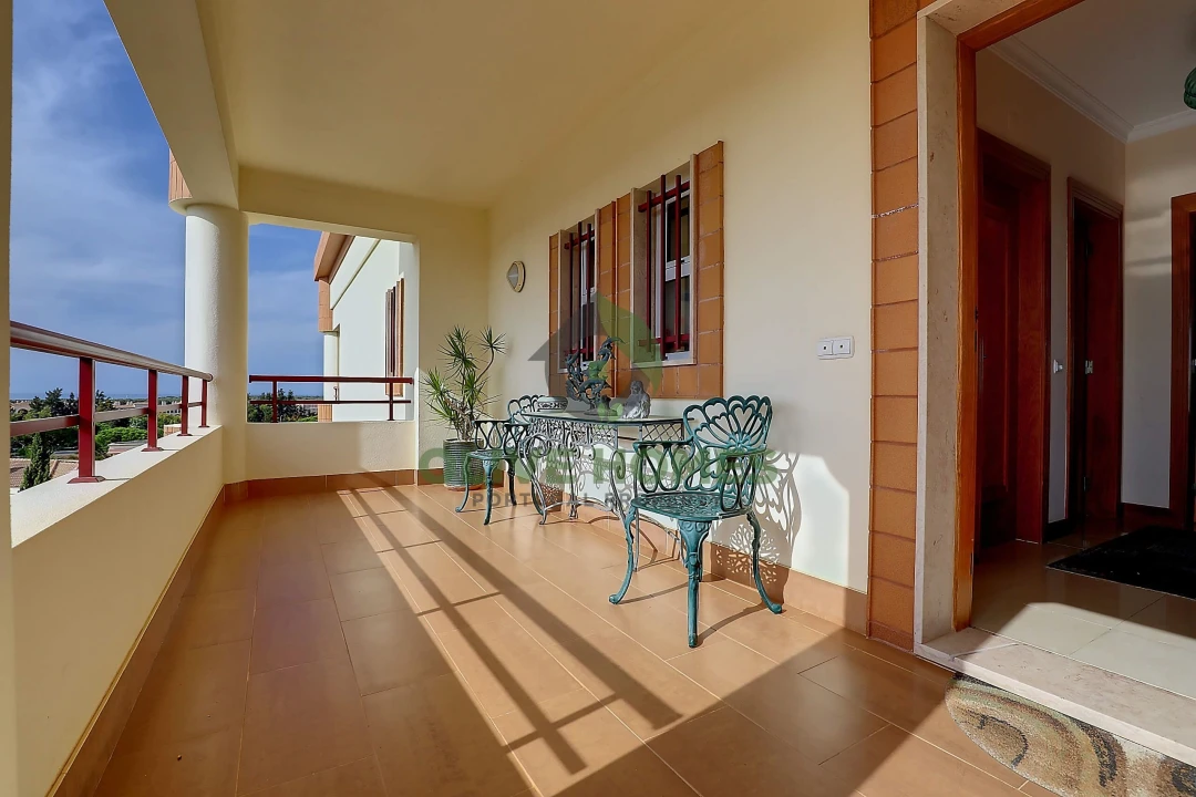 Apartamento T3 para Venda em Quarteira Foto 2