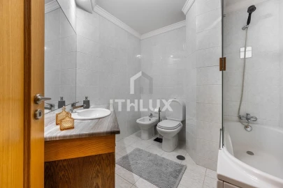Apartamento T3 para Arrendamento em Santa Marinha
