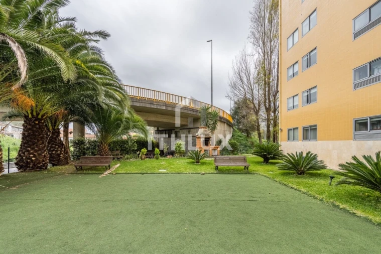 Apartamento T3 para Arrendamento em Santa Marinha Foto 24