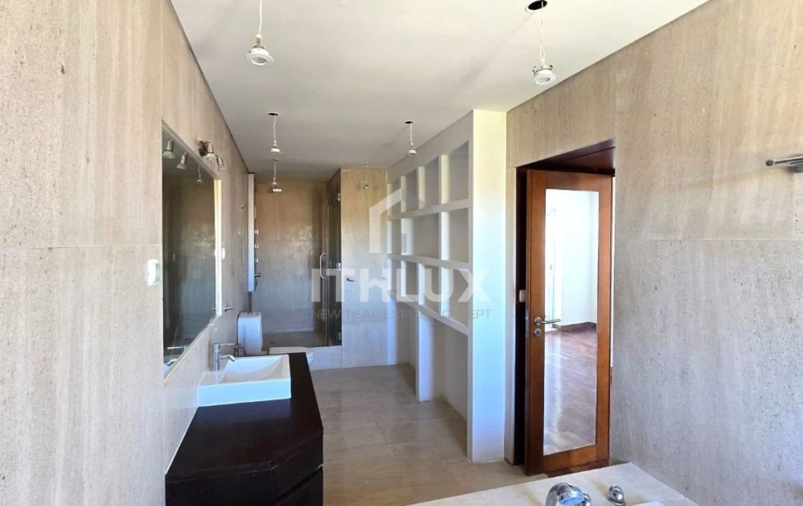 Moradia T4 para Venda em Alcabideche Foto 46