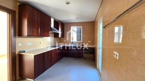 Moradia T4 para Venda em Alcabideche