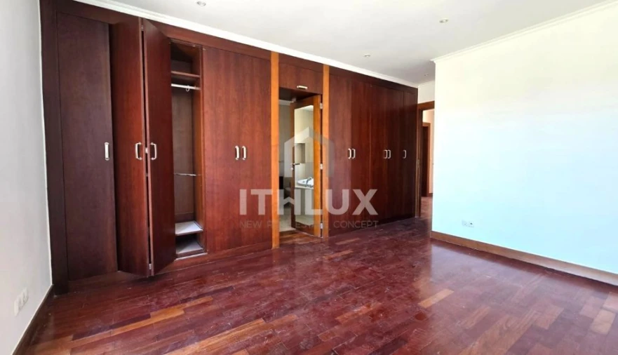 Moradia T4 para Venda em Alcabideche Foto 33