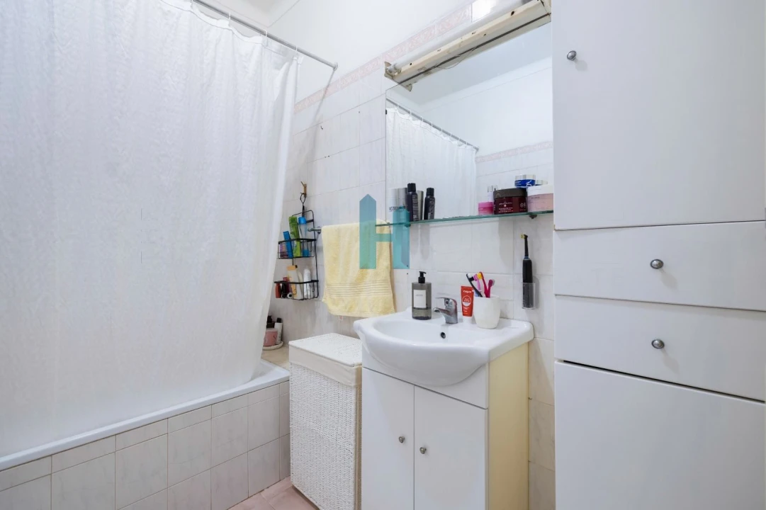 Apartamento T1 para Venda em Portimão Foto 8
