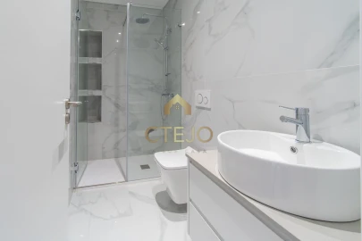 Apartamento T3 para Venda em Santa Iria de Azoia, São João da Talha e Bobadela