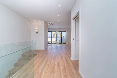 Apartamento T3 para Venda em Santa Iria de Azoia, São João da Talha e Bobadela