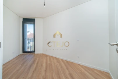Apartamento T3 para Venda em Santa Iria de Azoia, São João da Talha e Bobadela
