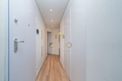 Apartamento T3 para Venda em Santa Iria de Azoia, São João da Talha e Bobadela