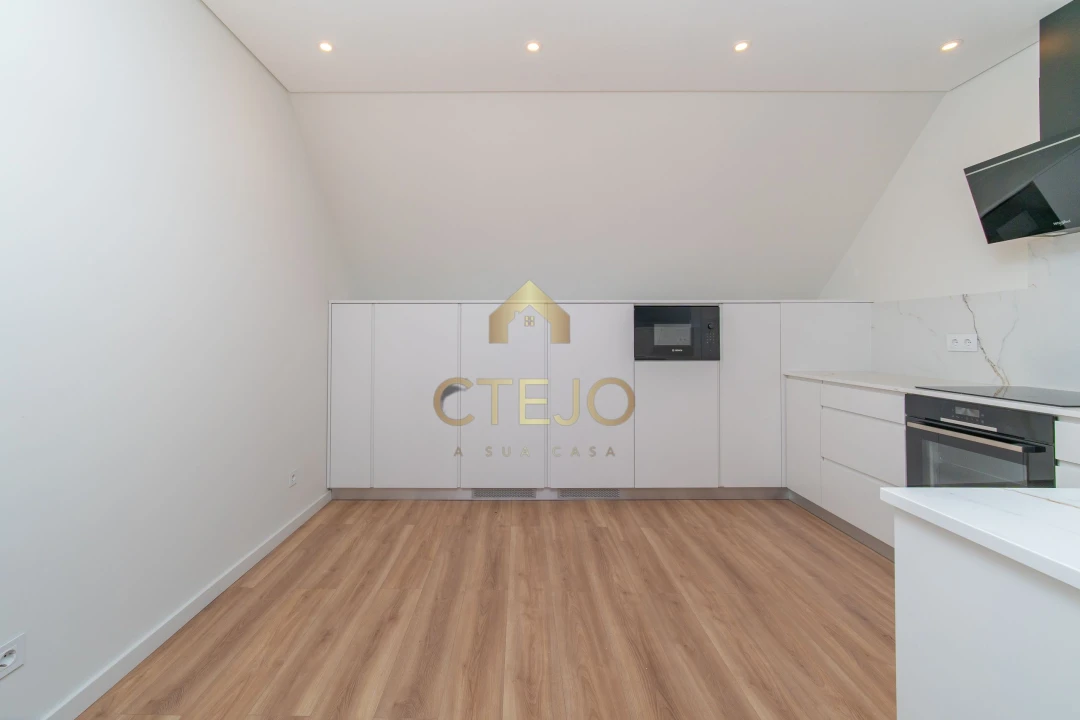 Apartamento T3 para Venda em Santa Iria de Azoia, São João da Talha e Bobadela Foto 29