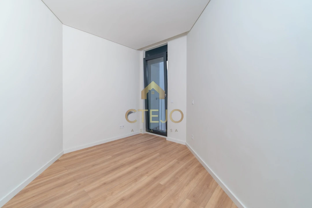 Apartamento T3 para Venda em Santa Iria de Azoia, São João da Talha e Bobadela Foto 19
