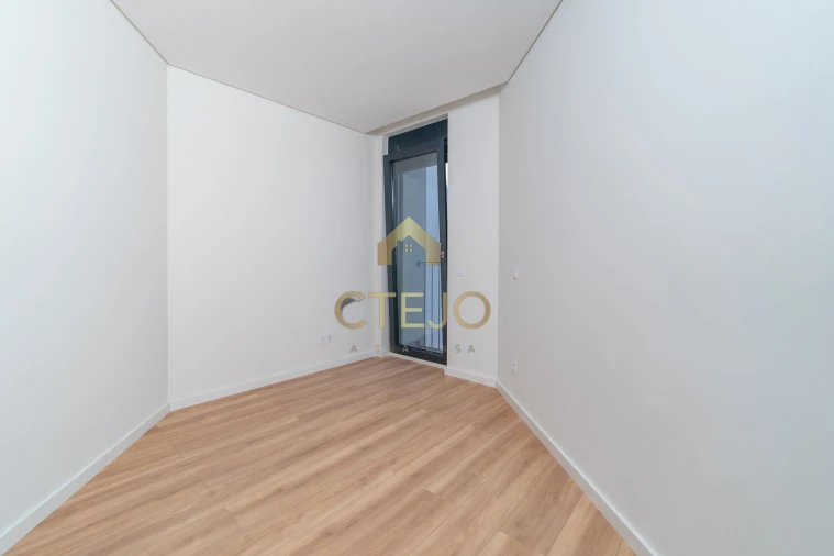 Apartamento T3 para Venda em Santa Iria de Azoia, São João da Talha e Bobadela Foto 19