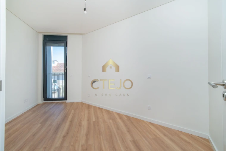 Apartamento T3 para Venda em Santa Iria de Azoia, São João da Talha e Bobadela Foto 18