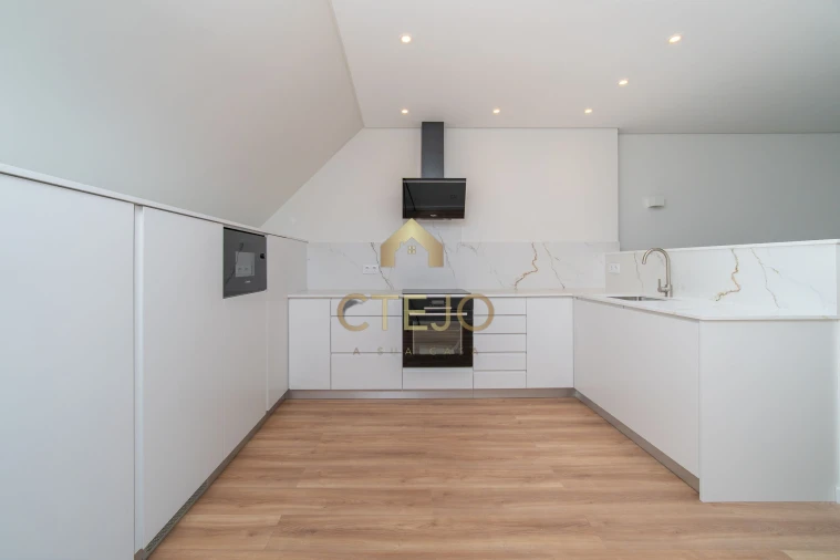 Apartamento T3 para Venda em Santa Iria de Azoia, São João da Talha e Bobadela Foto 30