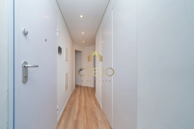 Apartamento T3 para Venda em Santa Iria de Azoia, São João da Talha e Bobadela Foto 15