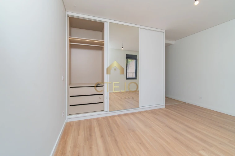 Apartamento T3 para Venda em Santa Iria de Azoia, São João da Talha e Bobadela Foto 11