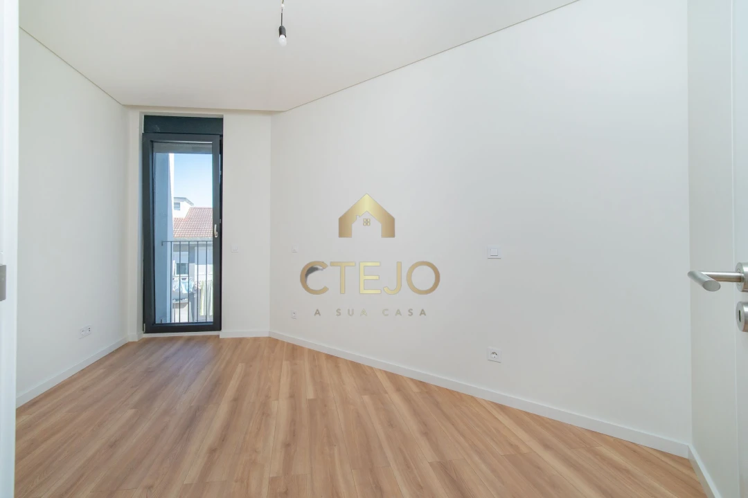 Apartamento T3 para Venda em Santa Iria de Azoia, São João da Talha e Bobadela Foto 18