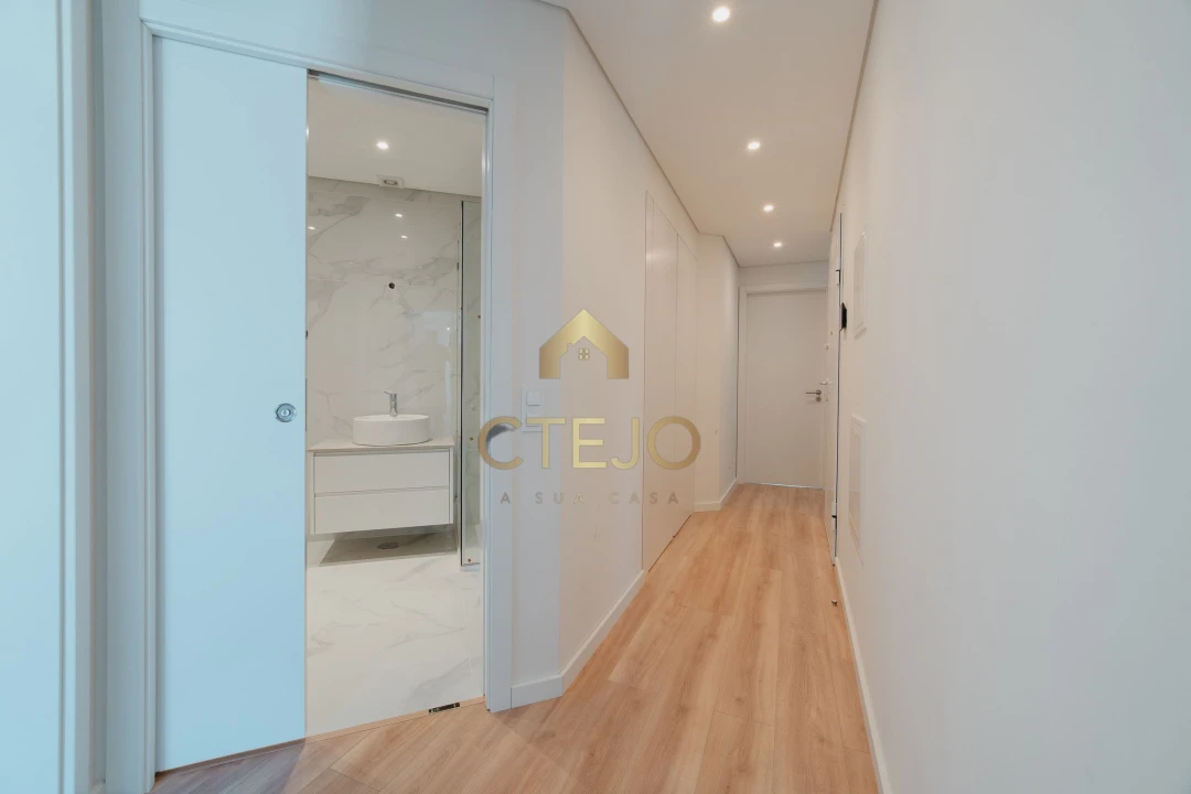 Apartamento T3 para Venda em Santa Iria de Azoia, São João da Talha e Bobadela Foto 26