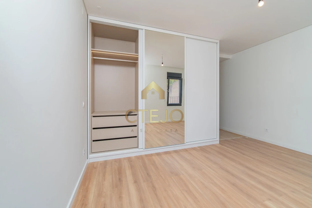 Apartamento T3 para Venda em Santa Iria de Azoia, São João da Talha e Bobadela Foto 11