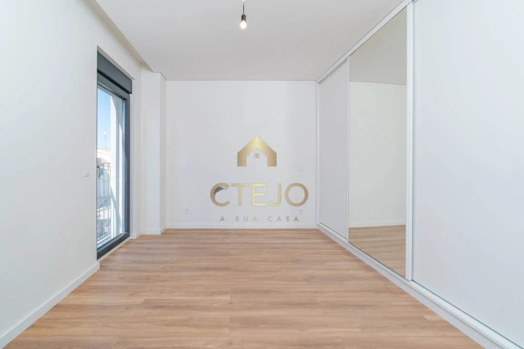 Apartamento T3 para Venda em Santa Iria de Azoia, São João da Talha e Bobadela Foto 10