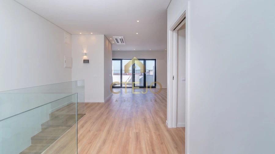 Apartamento T3 para Venda em Santa Iria de Azoia, São João da Talha e Bobadela