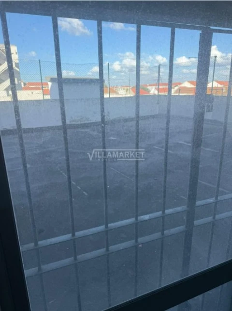 Negócio para Venda em Baixa da Banheira e Vale da Amoreira