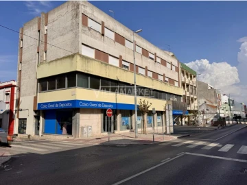 Negócio para Venda em Baixa da Banheira e Vale da Amoreira