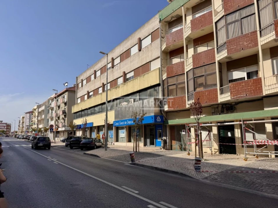 Negócio para Venda em Baixa da Banheira e Vale da Amoreira Foto 11