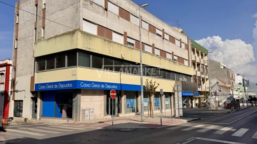 Negócio para Venda em Baixa da Banheira e Vale da Amoreira