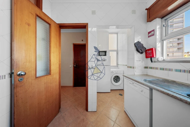 Apartamento T2 para Arrendamento em Portimão Foto 5