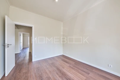 Apartamento T2 para Arrendamento em Águas Livres