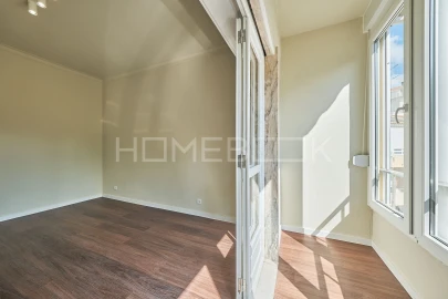 Apartamento T2 para Arrendamento em Águas Livres