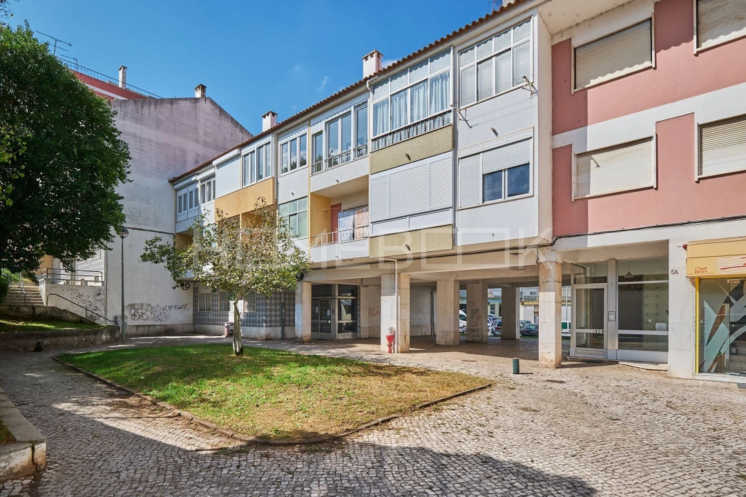 Apartamento T2 para Arrendamento em Águas Livres Foto 2