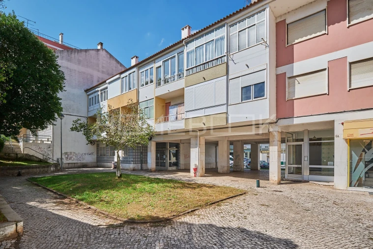 Apartamento T2 para Arrendamento em Águas Livres Foto 2