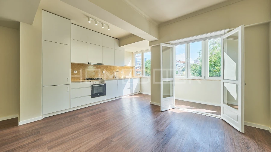 Apartamento T2 para Arrendamento em Águas Livres