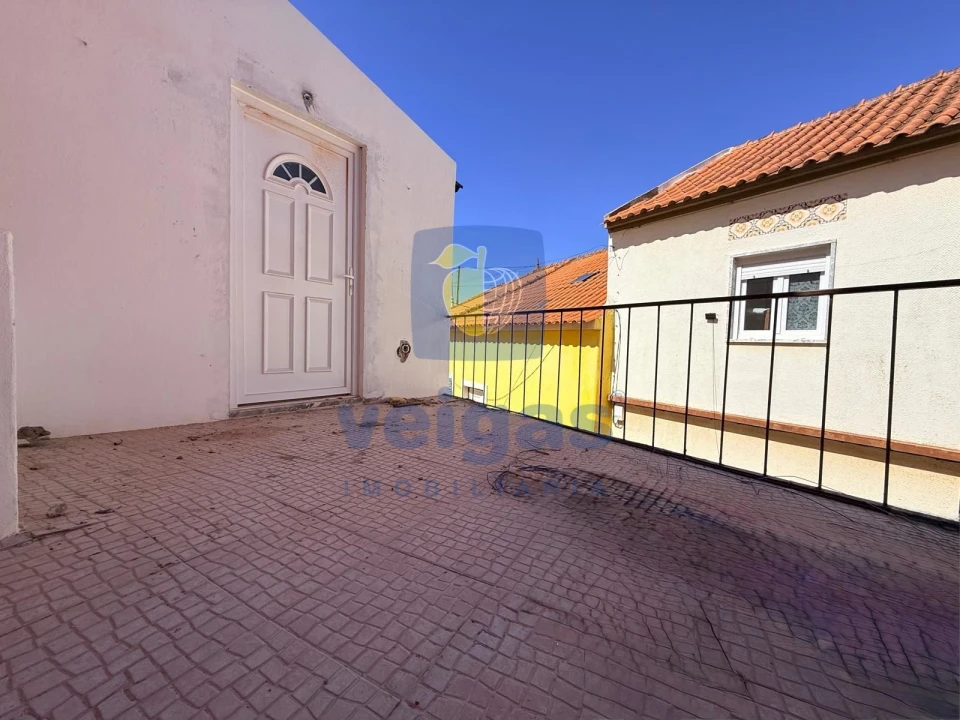 Moradia T2 para Venda em Peral Foto 16