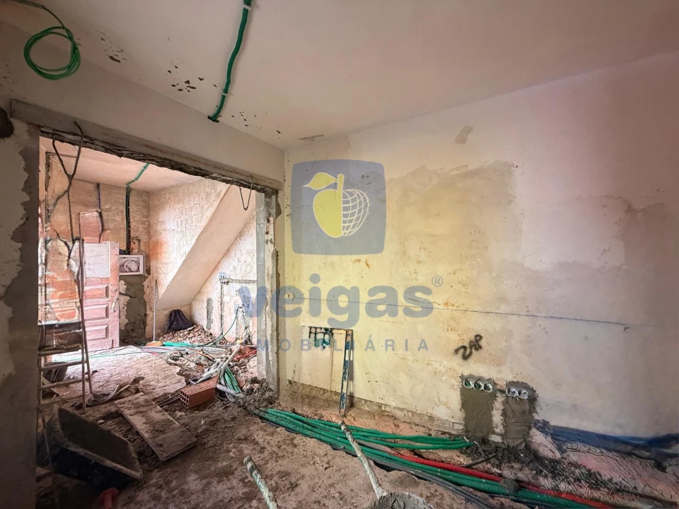 Moradia T2 para Venda em Peral Foto 6