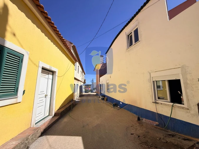 Moradia T2 para Venda em Peral Foto 2