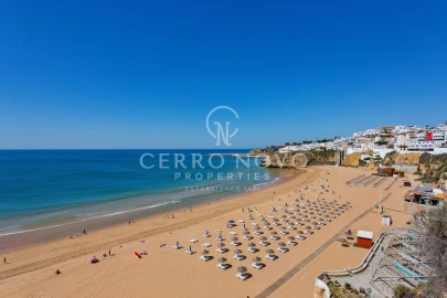 Moradia T4 para Venda em Albufeira e Olhos de Água