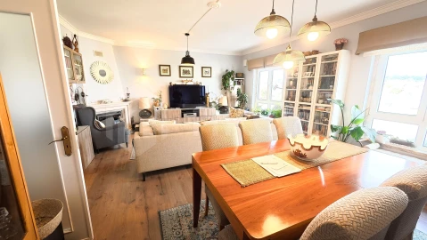 Apartamento T2 para Venda em Agualva e Mira-Sintra