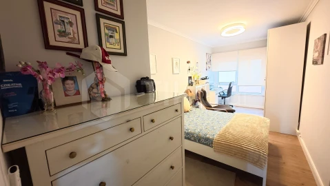 Apartamento T2 para Venda em Agualva e Mira-Sintra