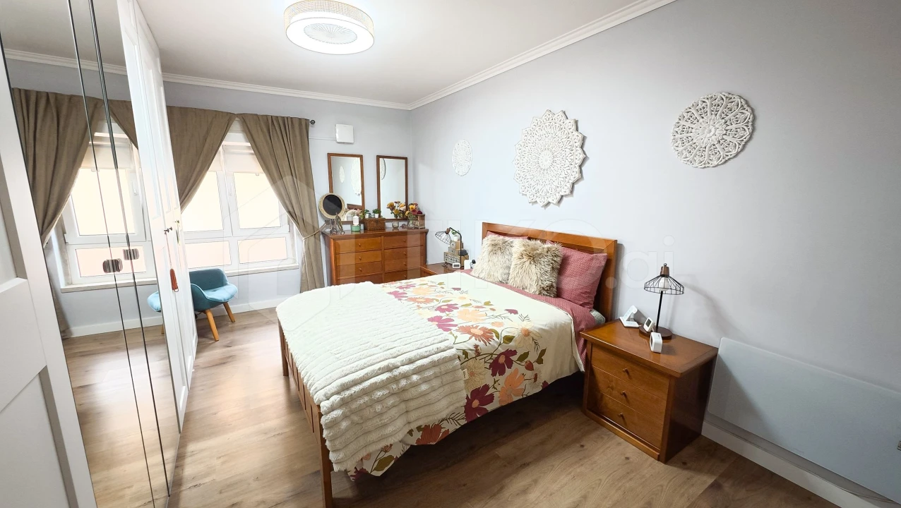 Apartamento T2 para Venda em Agualva e Mira-Sintra Foto 3