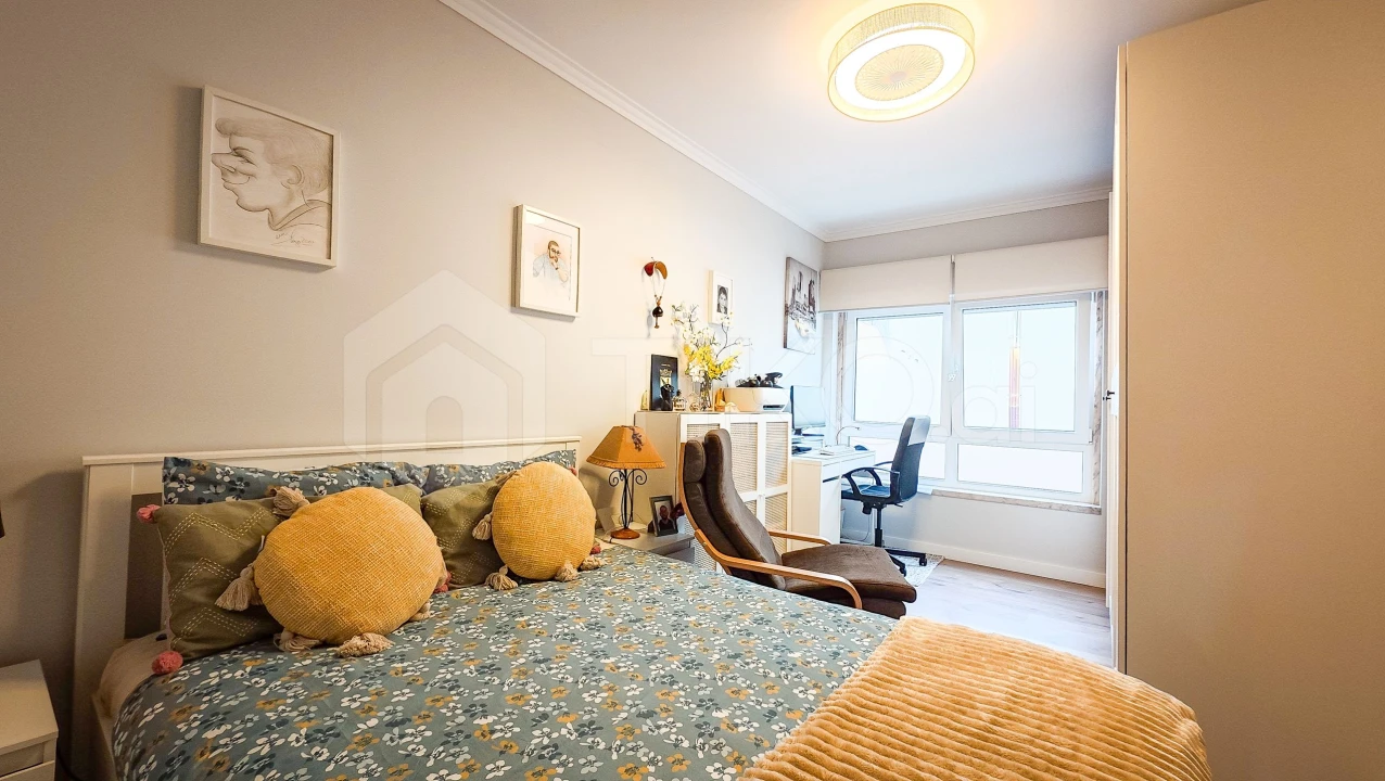 Apartamento T2 para Venda em Agualva e Mira-Sintra Foto 11