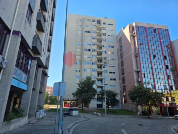 Garagem para Arrendamento em Cidade da Maia