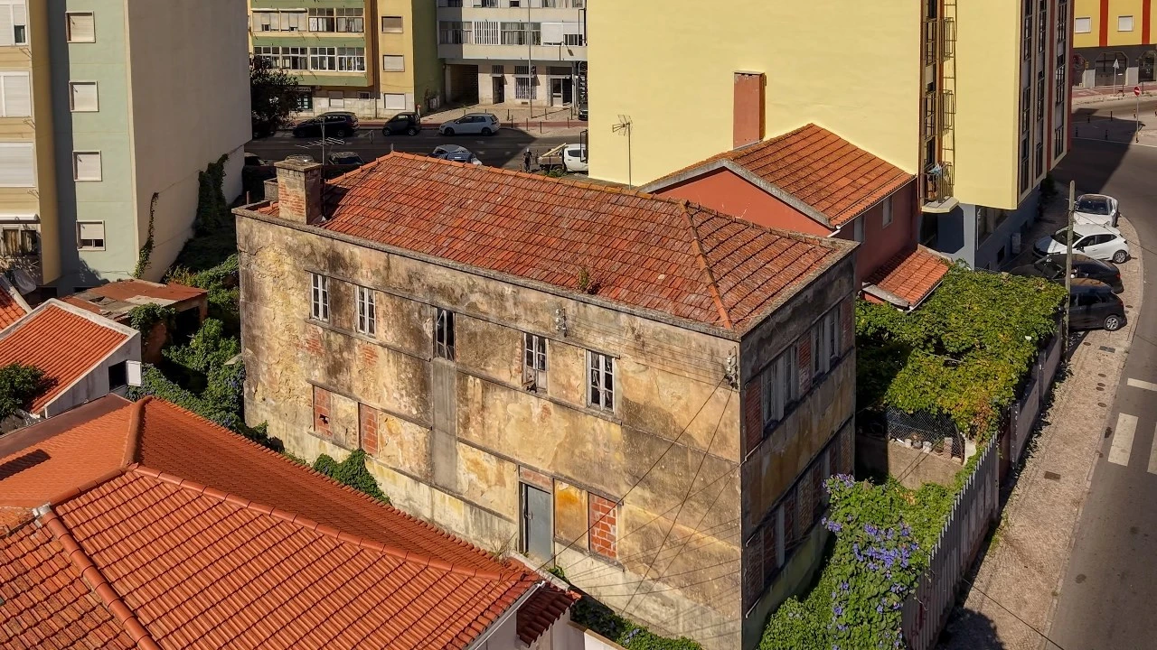 Moradia T5 para Venda em Águas Livres Foto 6
