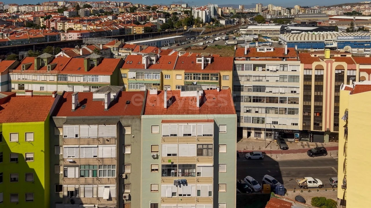 Moradia T5 para Venda em Águas Livres Foto 39