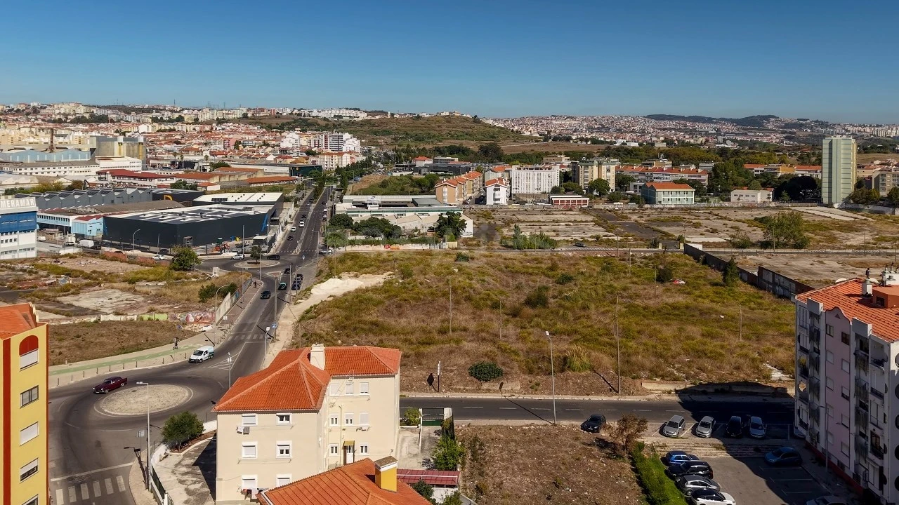 Moradia T5 para Venda em Águas Livres Foto 42