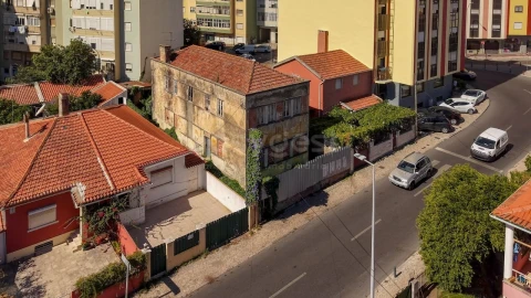 Moradia T5 para Venda em Águas Livres