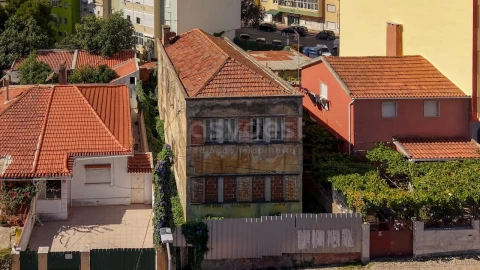 Moradia T5 para Venda em Águas Livres