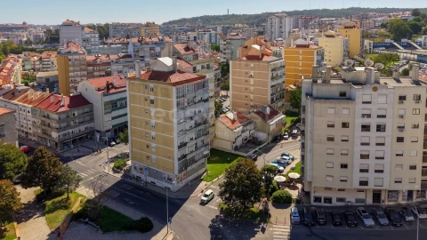 Moradia T5 para Venda em Águas Livres