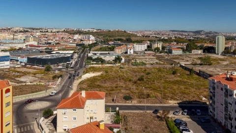 Moradia T5 para Venda em Águas Livres