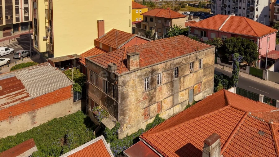 Moradia T5 para Venda em Águas Livres Foto 7